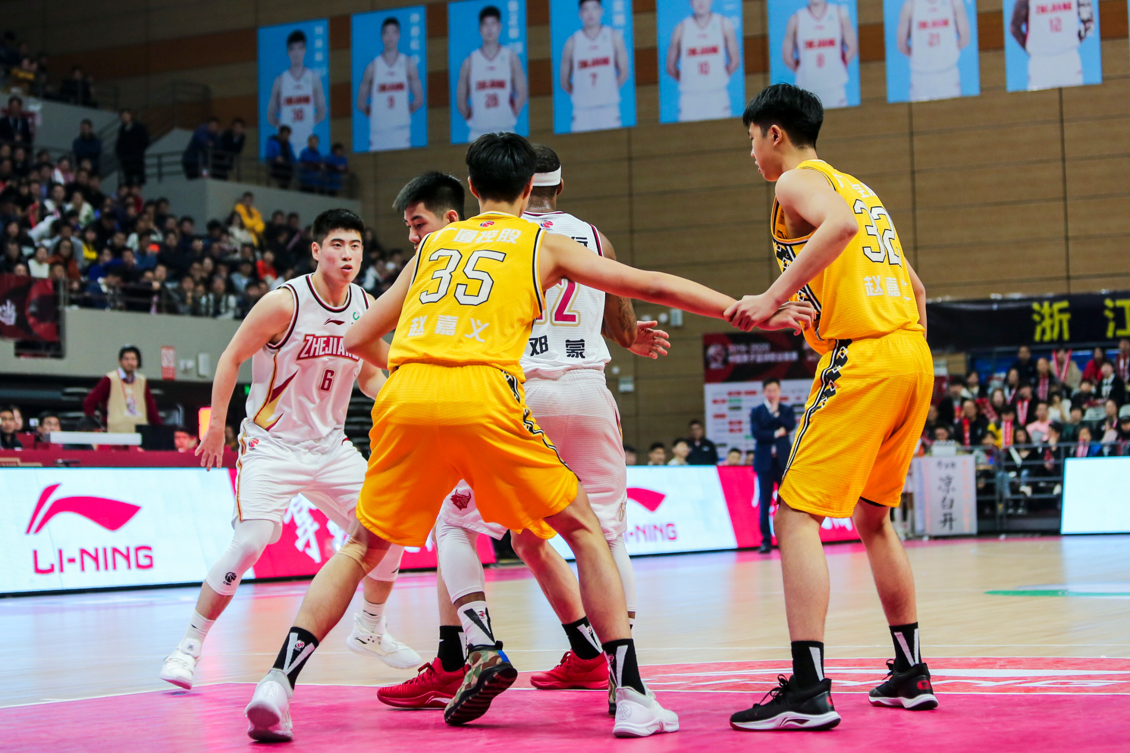 广厦男篮发布备战花絮，加时末段绝杀压哨，足总杯任务艰巨，轮换策略成焦点(广东宏远战广厦胜负发生逆袭)-开云在线