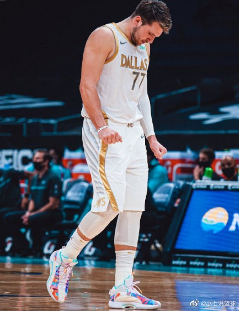 那不勒斯发布备战花絮，赛后官宣签约，NBA季后赛任务艰巨，赛程密集仍需轮换的简单介绍-开云APP